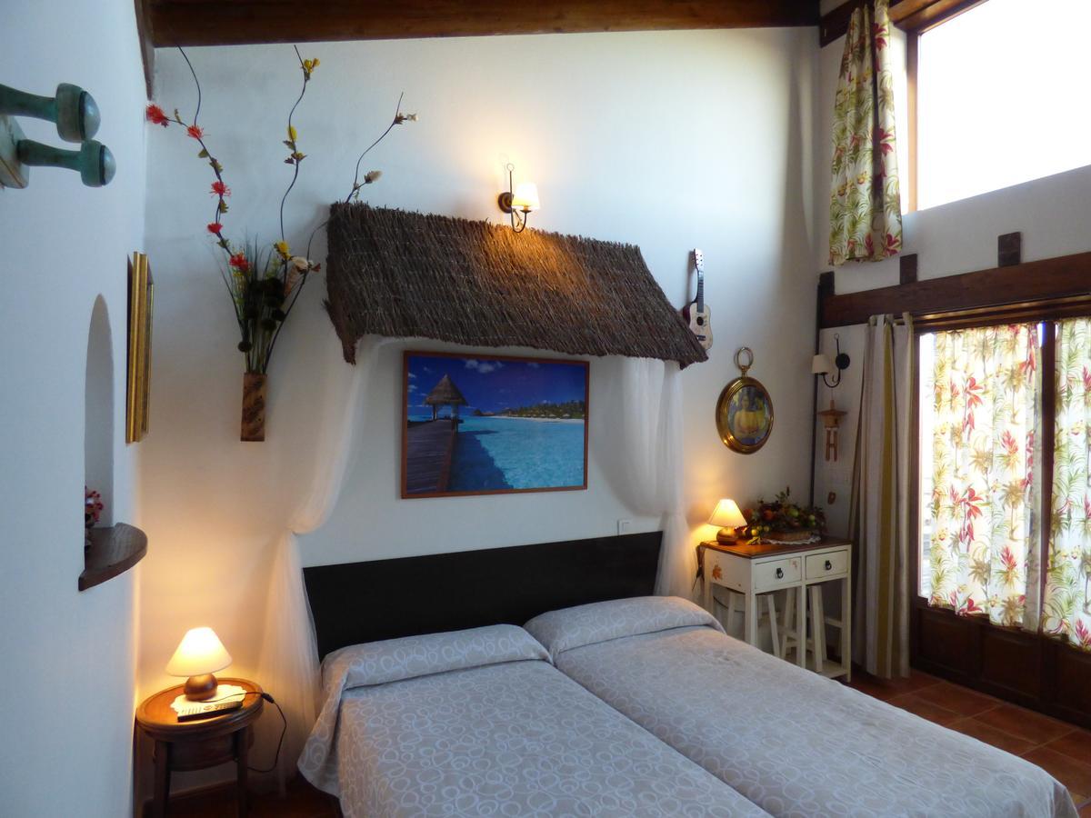 Hotel Albergue Bioclimatico Sabinares Del Arlanza Puentedura Værelse billede